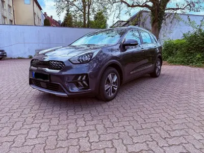 Używany Kia Niro Vision 141 KM (103 kW) 2021 Szary SUV