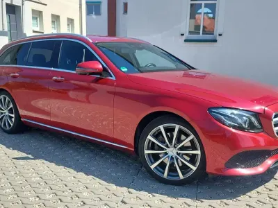 Gebraucht Mercedes E250 211 PS (155 kW) 2017 Rot Kombi