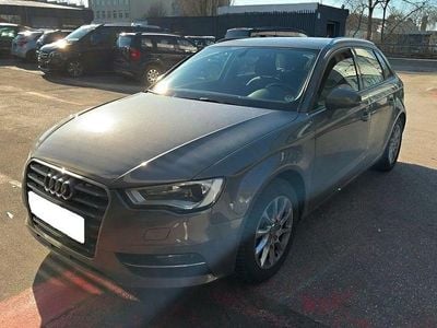 Gebraucht Audi A3 Attraction 125 PS (91 kW) 2013 Grau Limousine