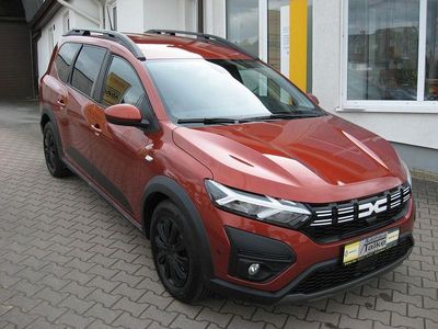 Gebraucht Dacia Jogger Expression 110 PS (80 kW) 2023 Braun Van / Kleinbus