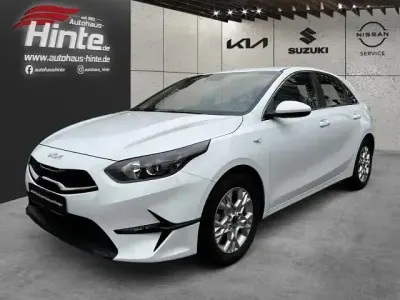 Gebraucht Kia Ceed Vision 160 PS (117 kW) 2022 Weiss Kleinwagen