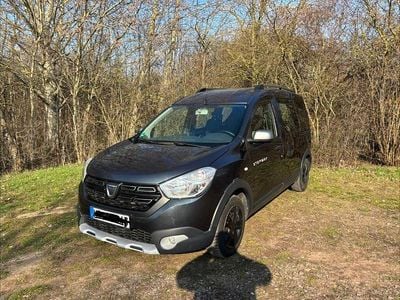 Gebraucht Dacia Dokker Celebration 116 PS (85 kW) 2019 Grau Van / Kleinbus