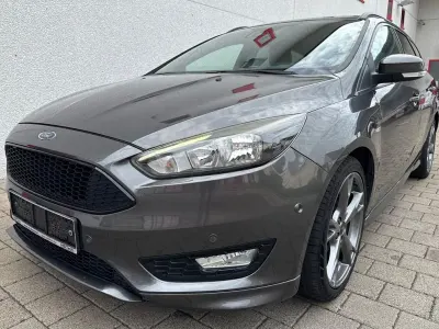 Gebraucht Ford Focus ST-Line 120 PS (88 kW) 2017 Grau Limousine