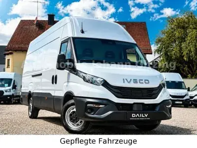 Gebraucht Iveco Daily 177 PS (130 kW) 2025 Weiß Van / Kleinbus