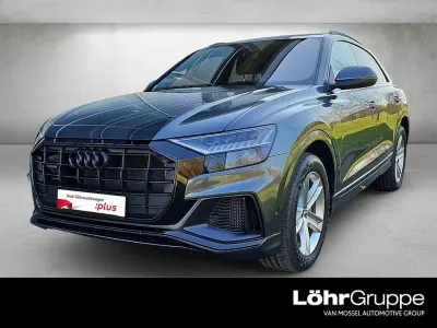 Używany Audi Q8 S-Line 381 KM (280 kW) 2022 Szary SUV