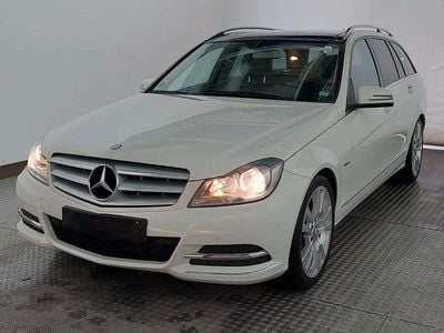 Gebraucht Mercedes C180 156 PS (114 kW) 2012 Weiß Kombi