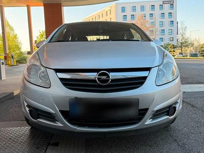Używany Opel Corsa 90 KM (66 kW) 2007 Srebrny Hatchback