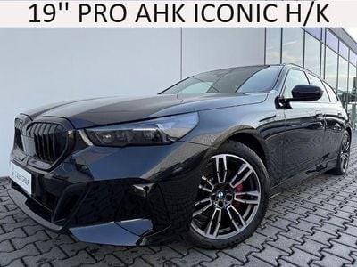 Gebraucht BMW 520 M Sport 190 PS (139 kW) 2025 Black sapphire metallic Kombi