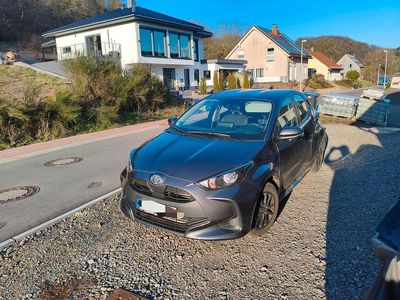Gebraucht Toyota Yaris Comfort 72 PS (52 kW) 2023 Grau Kleinwagen