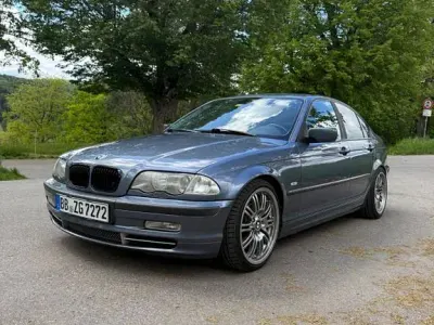 Używany BMW 330 231 KM (169 kW) 2001 Niebieski Sedan/Limuzyna