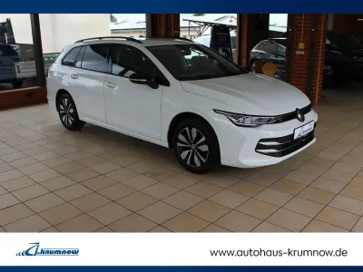 Gebraucht VW Golf VIII Goal 150 PS (110 kW) 2024 Pure white Kombi