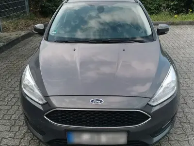 Gebraucht Ford Focus Trend 101 PS (74 kW) 2015 Braun Limousine