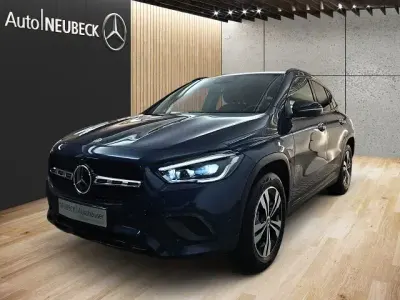 Gebraucht Mercedes GLA250 Progressive 160 PS (117 kW) 2021 Denimblau SUV