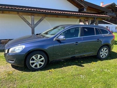 Usata Volvo V60 Momentum 163 CV (119 kW) 2014 Blu Station wagon