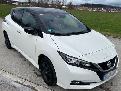 gebraucht Nissan Leaf N Connecta 62 KWH Schwarz weiss