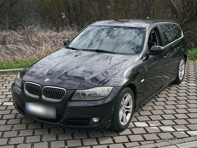 Begagnad BMW 325 218 HK (160 kW) 2011 Svart Kombi