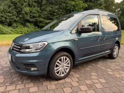 Gebraucht VW Caddy Family 102 PS (75 kW) 2017 Grün Van / Kleinbus
