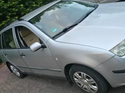 Gebraucht Skoda Fabia 65 PS (47 kW) 2004 Silber Kleinwagen