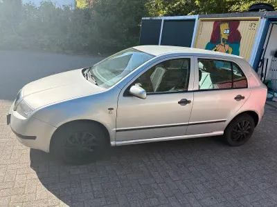 Usata Skoda Fabia 75 CV (55 kW) 2000 Argento Utilitaria