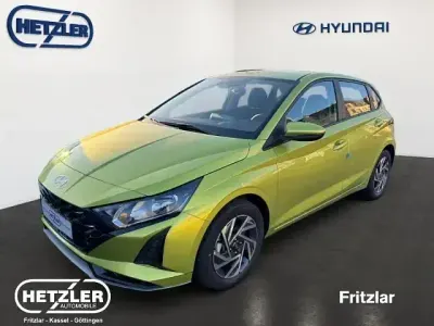 Second-hand Hyundai i20 Trend 101 CP (74 kW) 2025 Verde Berlinǎ