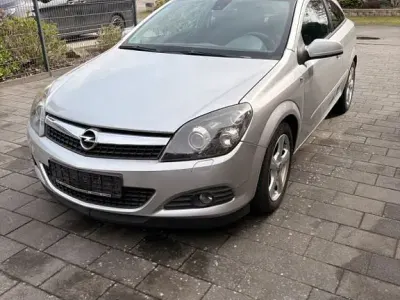 Gebraucht Opel Astra GTC 90 PS (66 kW) 2008 Silber Limousine