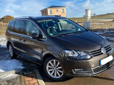 Second-hand VW Sharan Highline 184 CP (135 kW) 2016 Maro Monovolum