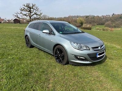 Gebraucht Opel Astra Exklusiv 170 PS (125 kW) 2014 Silber Kombi