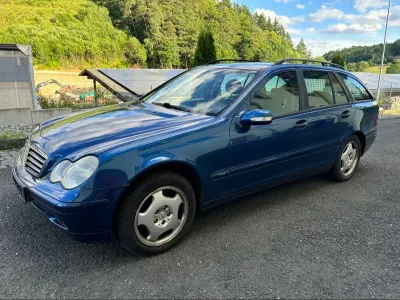 Gebraucht Mercedes C200 Classic 116 PS (85 kW) 2002 Blau Kombi