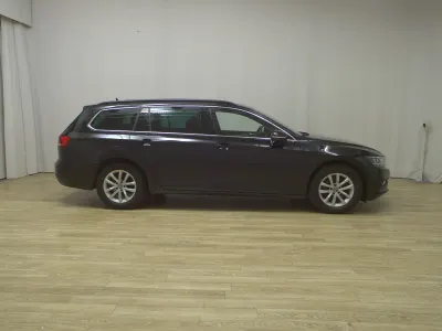 Używany VW Passat Pro 150 KM (110 kW) 2023 Czarny Kombi