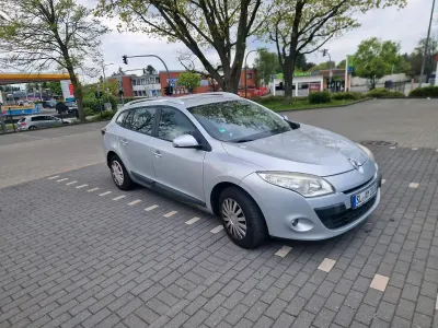 Gebraucht Renault Mégane GrandTour 110 PS (80 kW) 2010 Silber Kombi