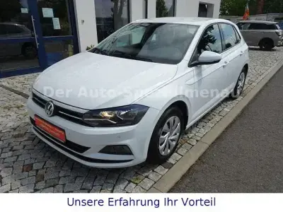 Gebraucht VW Polo Comfortline 80 PS (58 kW) 2018 Weiß Kleinwagen