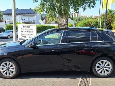 Gebraucht Opel Astra Elegance 131 PS (96 kW) 2023 Schwarz Kleinwagen