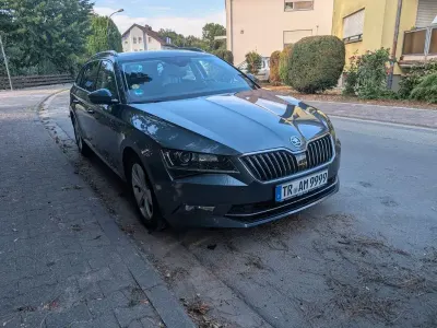 Gebraucht Skoda Superb Premium Edition 150 PS (110 kW) 2019 Blau Kombi