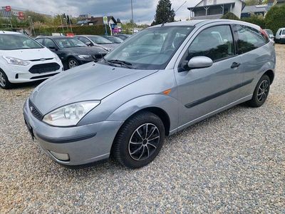 Second-hand Ford Focus Ambiente 101 CP (74 kW) 2003 Gri Berlinǎ