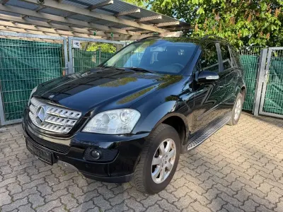 Usado Mercedes ML320 224 HP (164 kW) 2006 Preto SUV