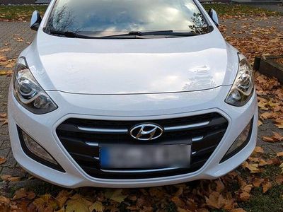 Gebraucht Hyundai i30 YES! Gold 135 PS (99 kW) 2015 Weiß Kombi
