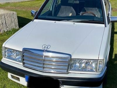 Usata Mercedes 190 109 CV (80 kW) 1990 Bianco Berlina