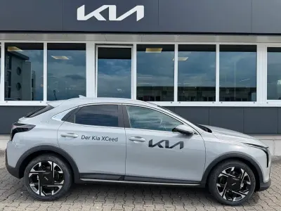 Neu Kia XCeed Spirit 179 PS (131 kW) 2026 Grau SUV