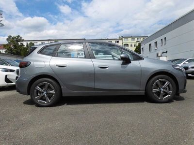 Gebraucht BMW 220 Active Tourer 170 PS (125 kW) 2024 Grau Van / Kleinbus