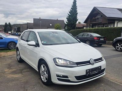 Gebraucht VW Golf VII 105 PS (77 kW) 2014 Weiß Limousine