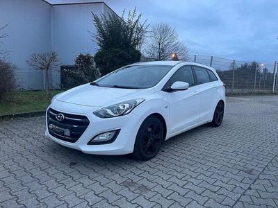 Gebraucht Hyundai i30 Style 110 PS (80 kW) 2015 Weiß Kombi