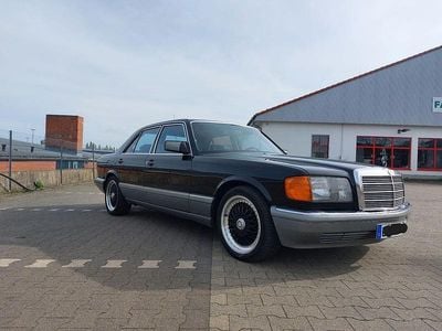 Second-hand Mercedes S260 160 CP (117 kW) 1988 Negru Berlinǎ