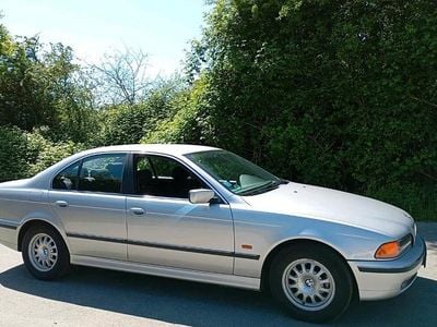BMW 523