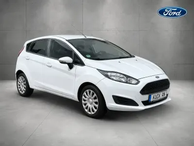 Gebraucht Ford Fiesta Trend 101 PS (74 kW) 2017 Weiß Kleinwagen