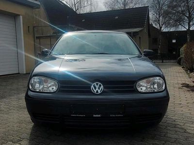 Gebraucht VW Golf IV 75 PS (55 kW) 2001 Blau Kleinwagen