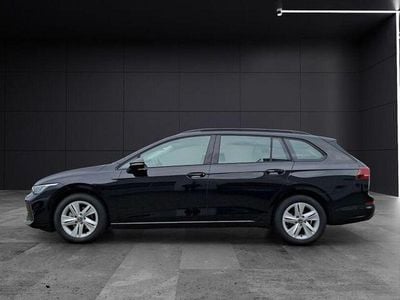 Gebraucht VW Golf VIII Life 150 PS (110 kW) 2024 Grenadillschwarz metallic Kombi