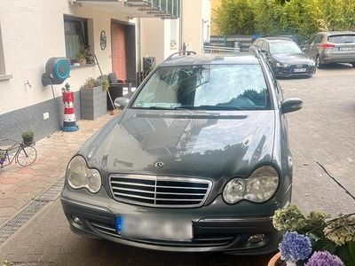 Mercedes C200