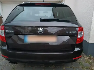 Gebraucht Skoda Superb 140 PS (102 kW) 2015 Braun Kombi