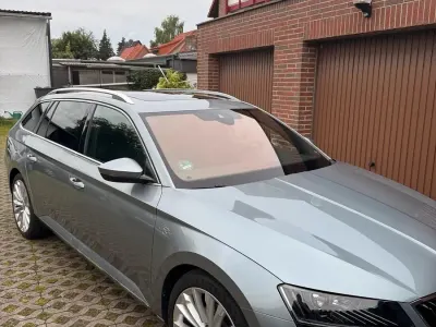 Gebraucht Skoda Superb LAURIN & KLEMENT 190 PS (139 kW) 2019 Grau Kombi