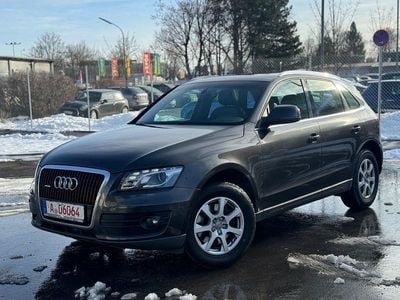 Grau Gebraucht 2010 Audi Q5 Comfort SUV | 6.390 € (Superpreis)
